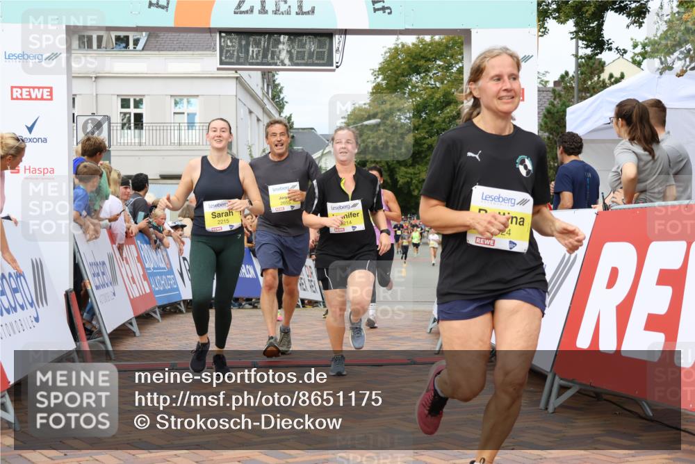 31.08.2025 - 21. Blankeneser Heldenlauf Strokosch-Dieckow http://msf.ph/oto/8651175 31.08.2025 10:34:52 Ziel 2524, 2244, 2214, 2215, 2655, 2488, 2548, 2549, 2438, 2439, 2441, 2442, 2048 meine-sportfotos.de