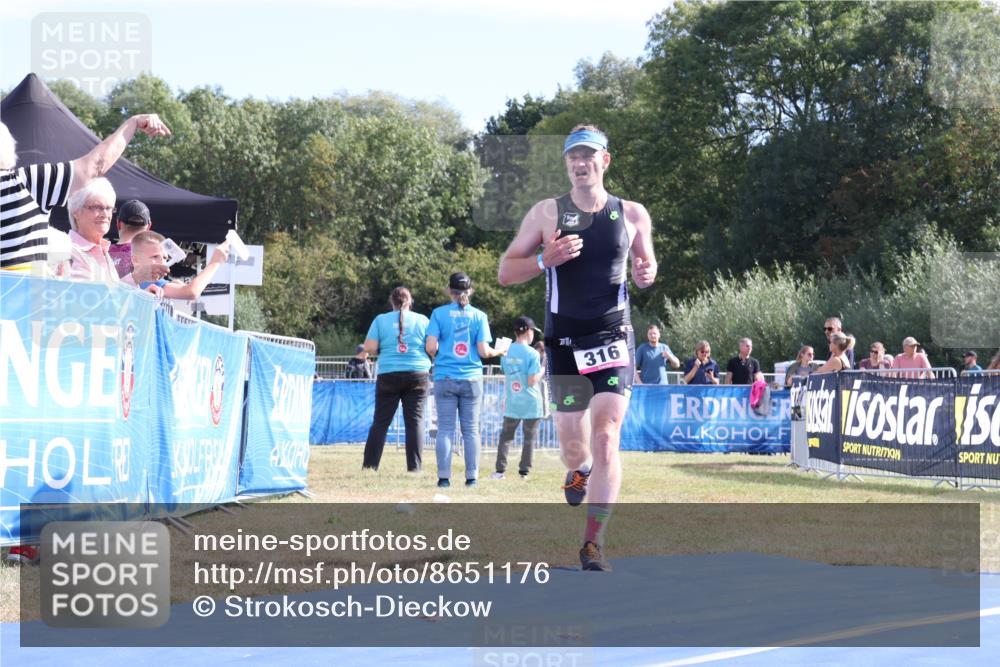31.08.2025 - Elbe Triathlon Hamburg Strokosch-Dieckow http://msf.ph/oto/8651176 31.08.2025 10:39:24 Ziel 316 meine-sportfotos.de