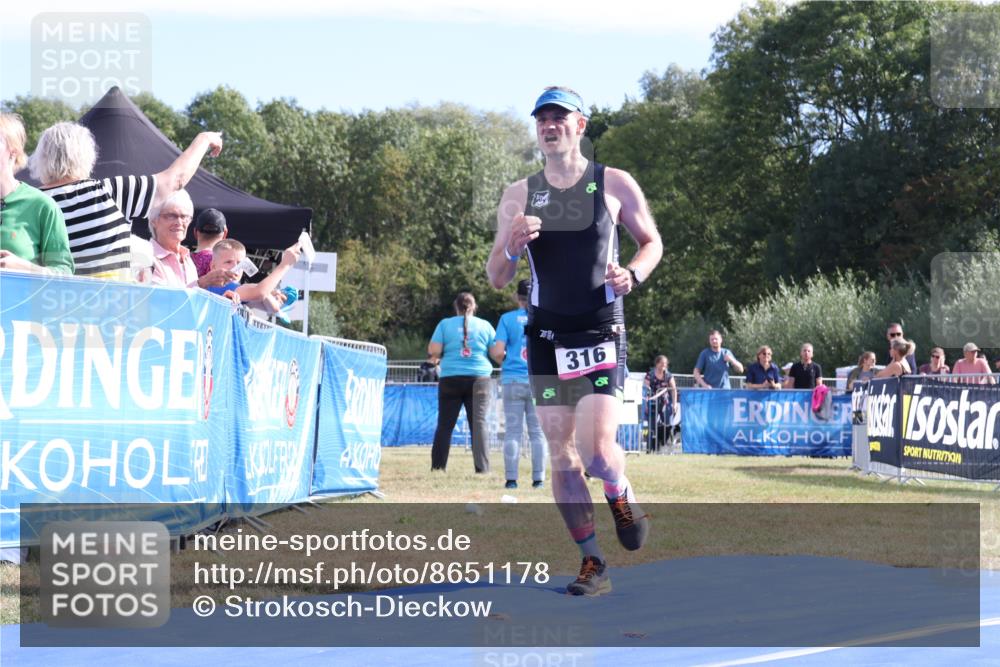 31.08.2025 - Elbe Triathlon Hamburg Strokosch-Dieckow http://msf.ph/oto/8651178 31.08.2025 10:39:25 Ziel 316 meine-sportfotos.de