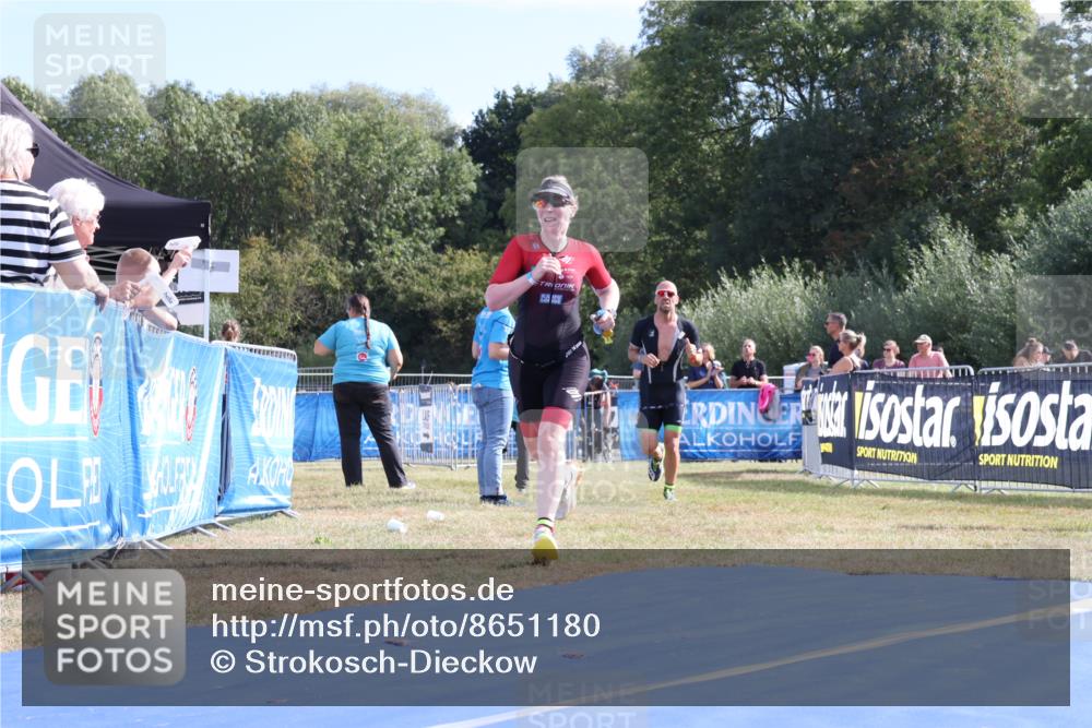 31.08.2025 - Elbe Triathlon Hamburg Strokosch-Dieckow http://msf.ph/oto/8651180 31.08.2025 10:39:34 Ziel 258, 318 meine-sportfotos.de