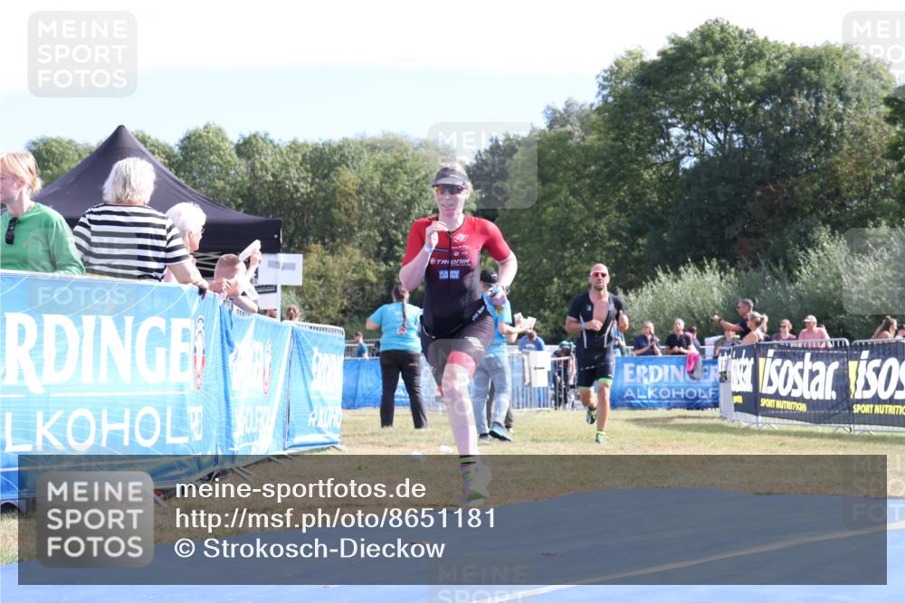 31.08.2025 - Elbe Triathlon Hamburg Strokosch-Dieckow http://msf.ph/oto/8651181 31.08.2025 10:39:34 Ziel 258, 318 meine-sportfotos.de