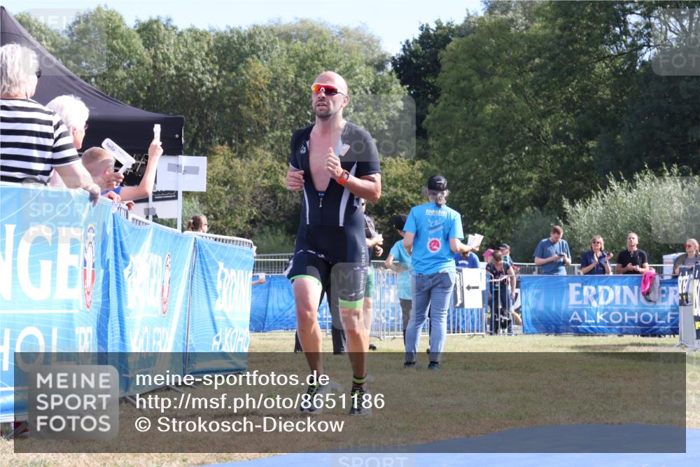 31.08.2025 - Elbe Triathlon Hamburg Strokosch-Dieckow http://msf.ph/oto/8651186 31.08.2025 10:39:36 Ziel 258, 318 meine-sportfotos.de