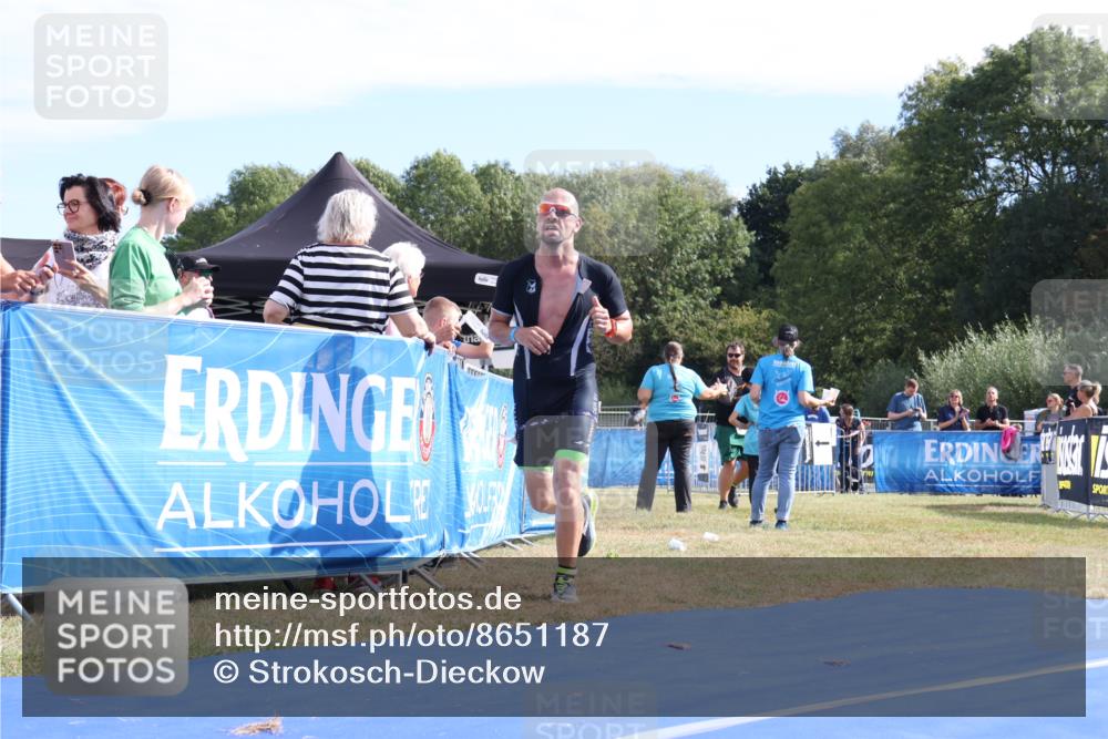 31.08.2025 - Elbe Triathlon Hamburg Strokosch-Dieckow http://msf.ph/oto/8651187 31.08.2025 10:39:37 Ziel 258, 318 meine-sportfotos.de