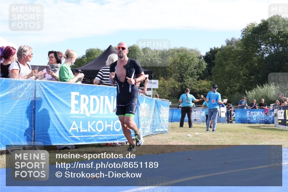 31.08.2025 - Elbe Triathlon Hamburg Strokosch-Dieckow http://msf.ph/oto/8651189 31.08.2025 10:39:37 Ziel 258, 318 meine-sportfotos.de