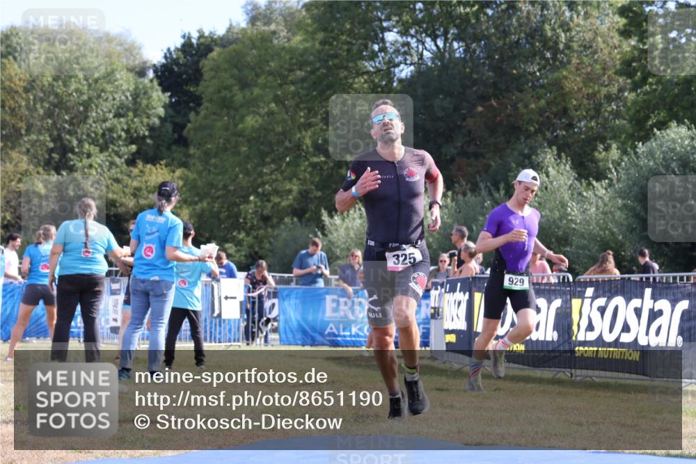 31.08.2025 - Elbe Triathlon Hamburg Strokosch-Dieckow http://msf.ph/oto/8651190 31.08.2025 10:39:47 Ziel 228, 325 meine-sportfotos.de