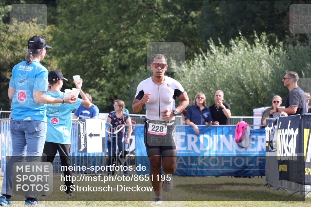 31.08.2025 - Elbe Triathlon Hamburg Strokosch-Dieckow http://msf.ph/oto/8651195 31.08.2025 10:39:50 Ziel 228, 325 meine-sportfotos.de