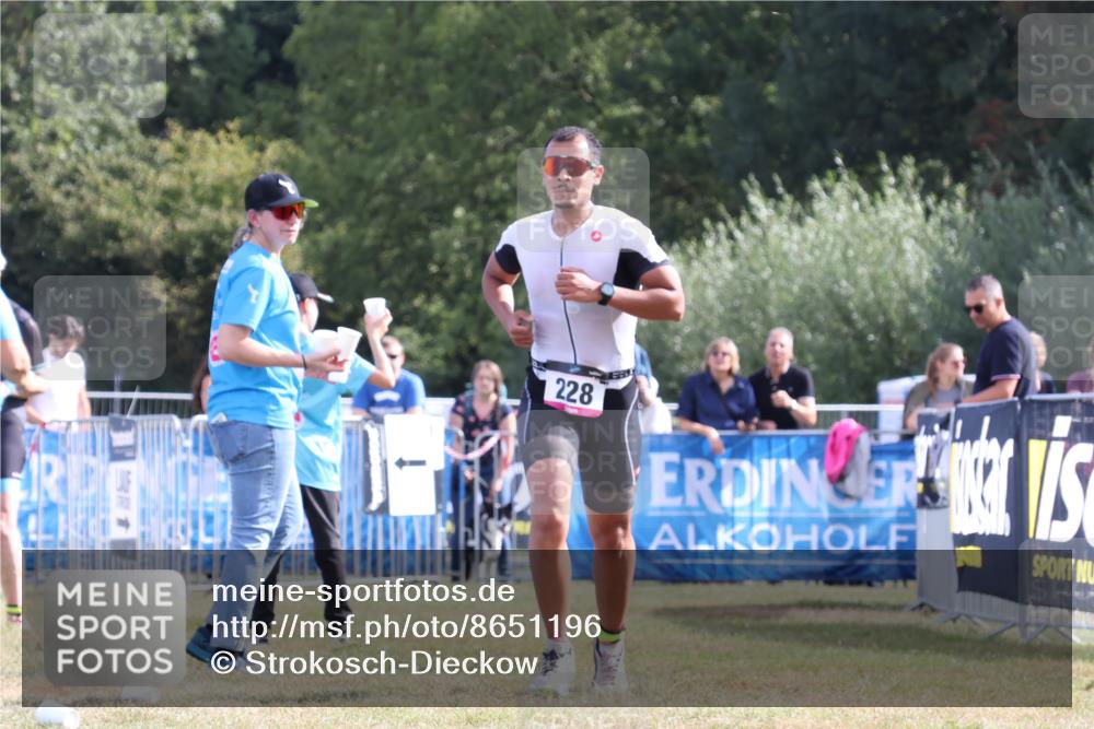 31.08.2025 - Elbe Triathlon Hamburg Strokosch-Dieckow http://msf.ph/oto/8651196 31.08.2025 10:39:51 Ziel 228, 325 meine-sportfotos.de