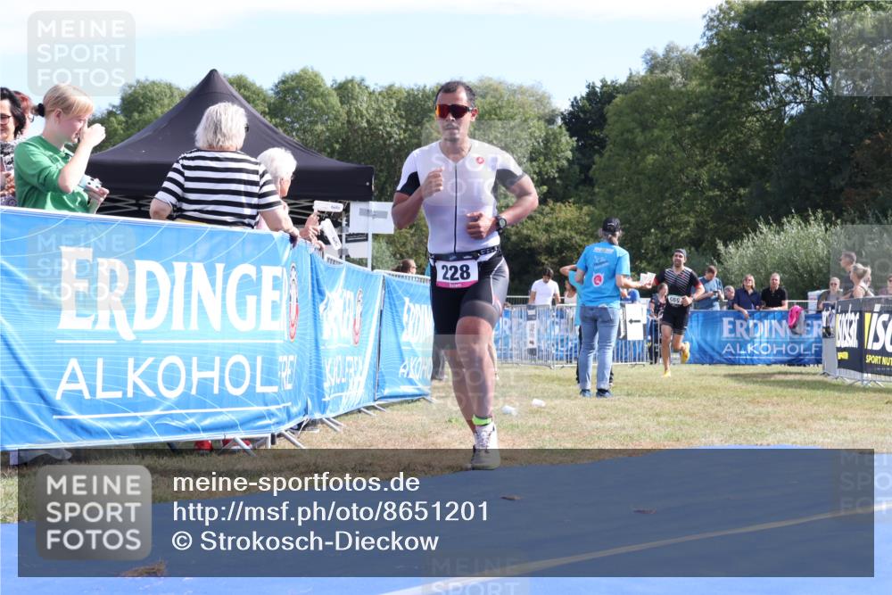 31.08.2025 - Elbe Triathlon Hamburg Strokosch-Dieckow http://msf.ph/oto/8651201 31.08.2025 10:39:54 Ziel 228, 325 meine-sportfotos.de