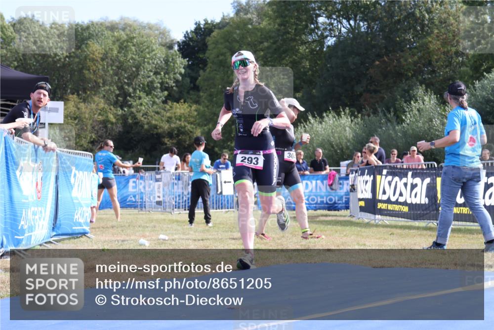 31.08.2025 - Elbe Triathlon Hamburg Strokosch-Dieckow http://msf.ph/oto/8651205 31.08.2025 10:40:05 Ziel 293, 553 meine-sportfotos.de