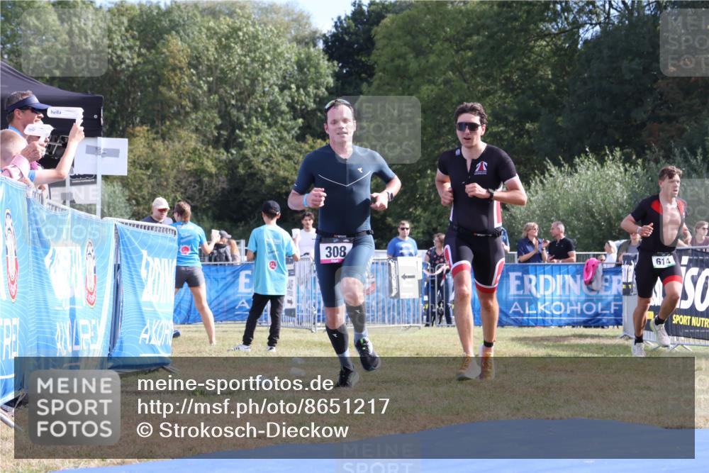 31.08.2025 - Elbe Triathlon Hamburg Strokosch-Dieckow http://msf.ph/oto/8651217 31.08.2025 10:40:51 Ziel 308, 341 meine-sportfotos.de