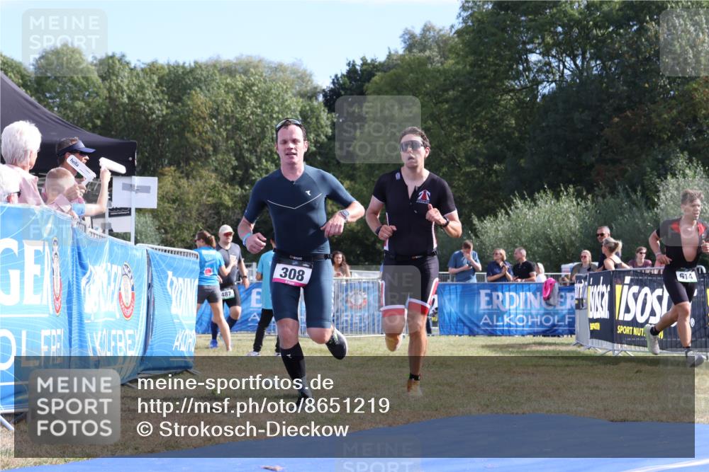 31.08.2025 - Elbe Triathlon Hamburg Strokosch-Dieckow http://msf.ph/oto/8651219 31.08.2025 10:40:51 Ziel 308, 341 meine-sportfotos.de