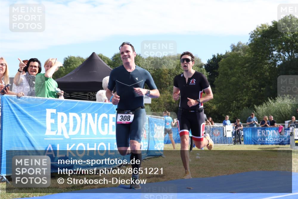 31.08.2025 - Elbe Triathlon Hamburg Strokosch-Dieckow http://msf.ph/oto/8651221 31.08.2025 10:40:52 Ziel 308, 341 meine-sportfotos.de