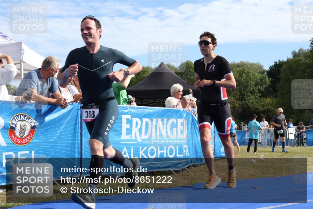 31.08.2025 - Elbe Triathlon Hamburg Strokosch-Dieckow http://msf.ph/oto/8651222 31.08.2025 10:40:53 Ziel 308, 341 meine-sportfotos.de