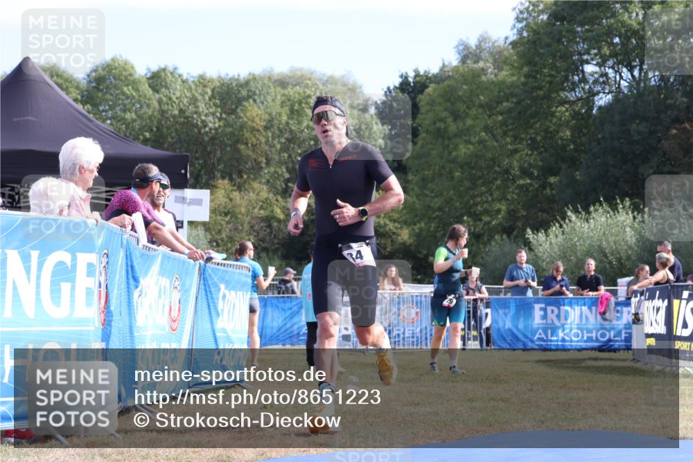 31.08.2025 - Elbe Triathlon Hamburg Strokosch-Dieckow http://msf.ph/oto/8651223 31.08.2025 10:41:08 Ziel 346 meine-sportfotos.de