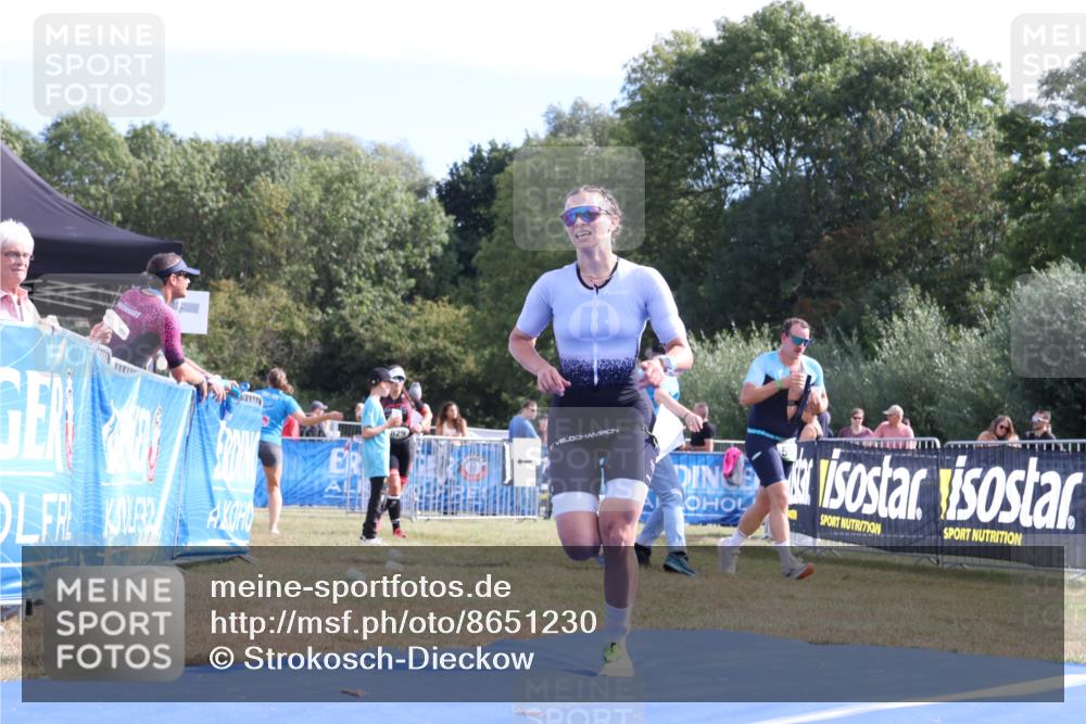 31.08.2025 - Elbe Triathlon Hamburg Strokosch-Dieckow http://msf.ph/oto/8651230 31.08.2025 10:41:51 Ziel 270, 458 meine-sportfotos.de