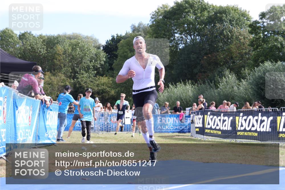 31.08.2025 - Elbe Triathlon Hamburg Strokosch-Dieckow http://msf.ph/oto/8651247 31.08.2025 10:42:11 Ziel 246, 265, 596 meine-sportfotos.de