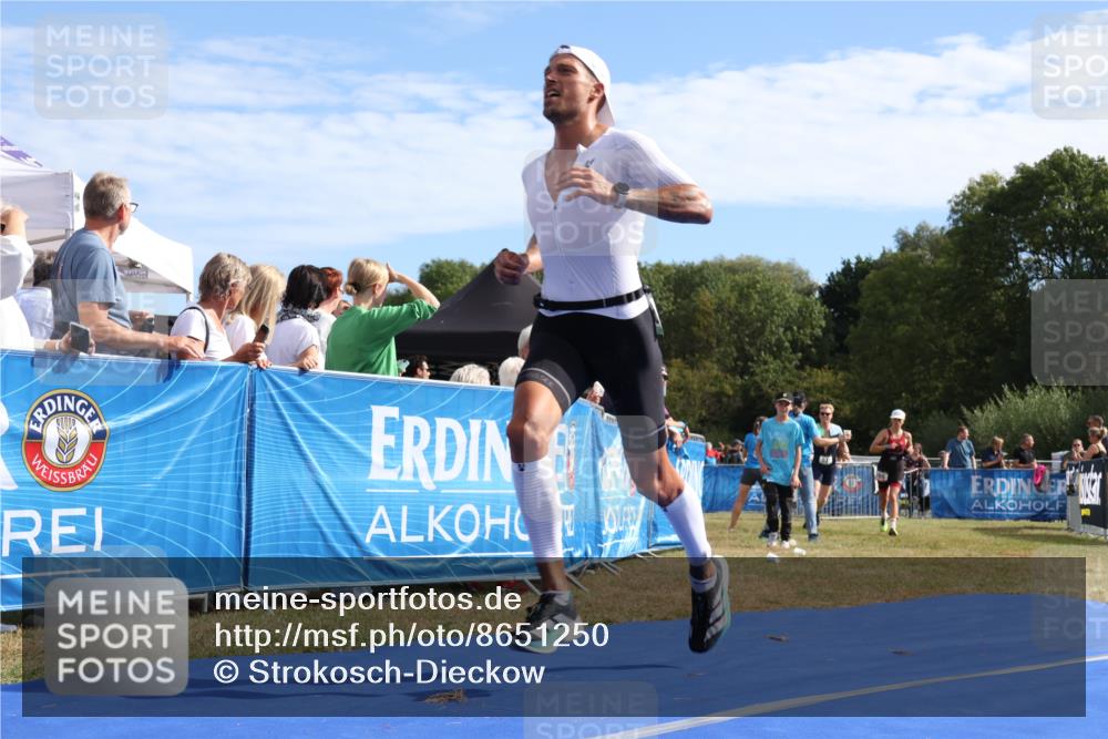 31.08.2025 - Elbe Triathlon Hamburg Strokosch-Dieckow http://msf.ph/oto/8651250 31.08.2025 10:42:12 Ziel 246, 265, 596 meine-sportfotos.de