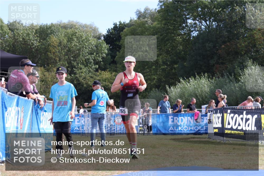 31.08.2025 - Elbe Triathlon Hamburg Strokosch-Dieckow http://msf.ph/oto/8651251 31.08.2025 10:42:15 Ziel 265, 596 meine-sportfotos.de