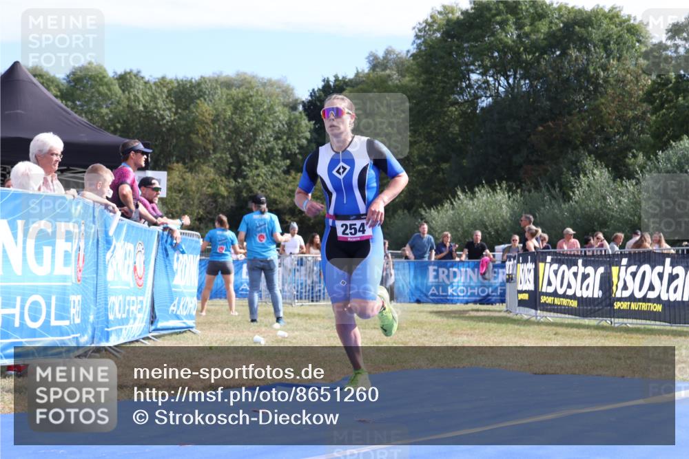 31.08.2025 - Elbe Triathlon Hamburg Strokosch-Dieckow http://msf.ph/oto/8651260 31.08.2025 10:42:34 Ziel 254 meine-sportfotos.de
