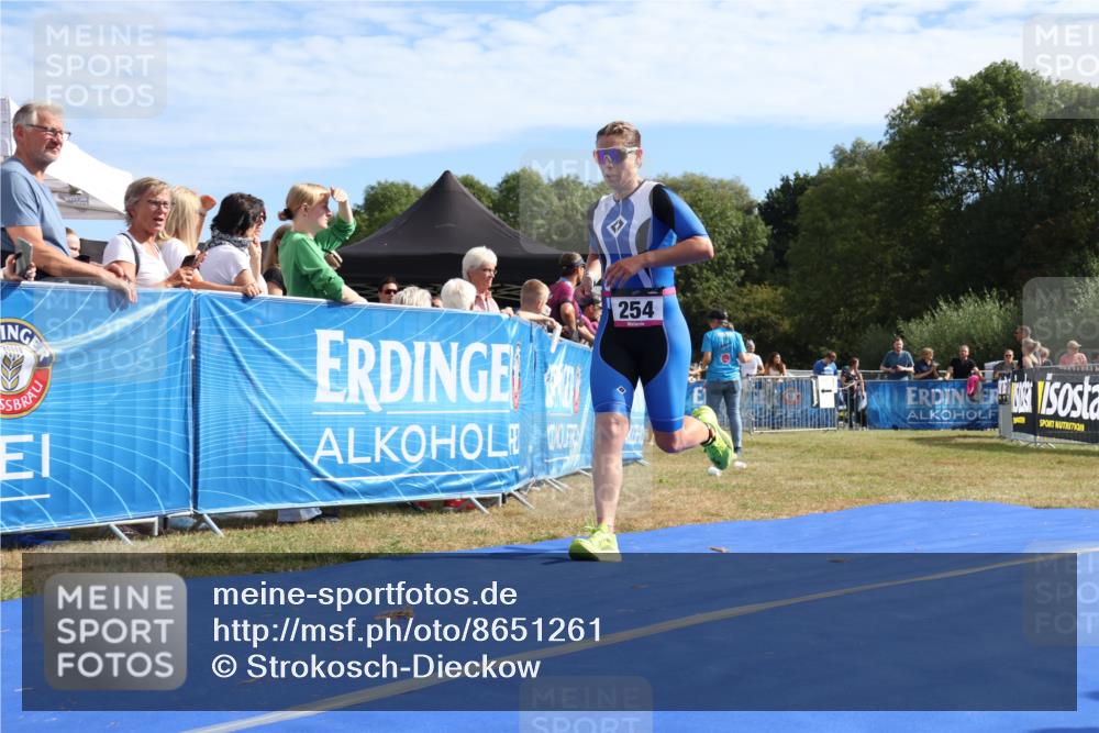 31.08.2025 - Elbe Triathlon Hamburg Strokosch-Dieckow http://msf.ph/oto/8651261 31.08.2025 10:42:35 Ziel 254, 261 meine-sportfotos.de