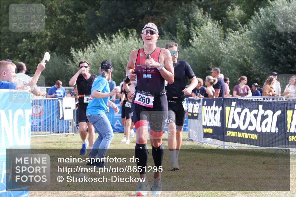 31.08.2025 - Elbe Triathlon Hamburg Strokosch-Dieckow http://msf.ph/oto/8651295 31.08.2025 10:44:19 Ziel 260, 392 meine-sportfotos.de