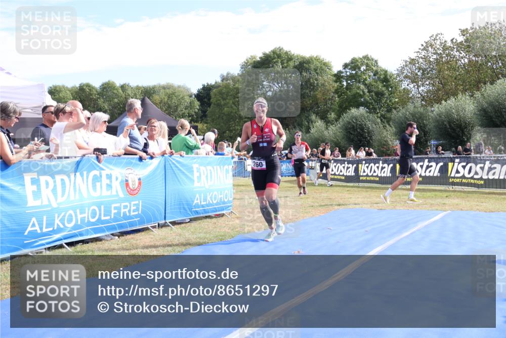 31.08.2025 - Elbe Triathlon Hamburg Strokosch-Dieckow http://msf.ph/oto/8651297 31.08.2025 10:44:21 Ziel 260, 392 meine-sportfotos.de