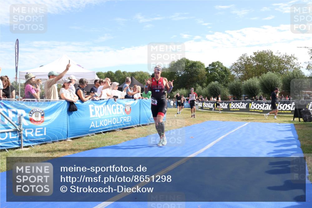 31.08.2025 - Elbe Triathlon Hamburg Strokosch-Dieckow http://msf.ph/oto/8651298 31.08.2025 10:44:22 Ziel 260, 392 meine-sportfotos.de