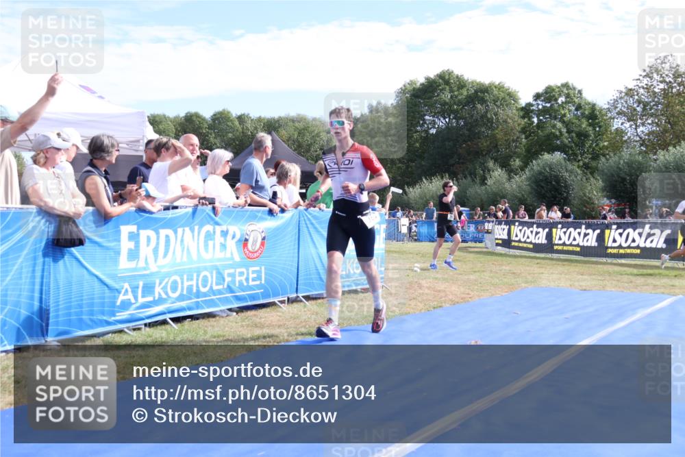 31.08.2025 - Elbe Triathlon Hamburg Strokosch-Dieckow http://msf.ph/oto/8651304 31.08.2025 10:44:24 Ziel 260, 392 meine-sportfotos.de