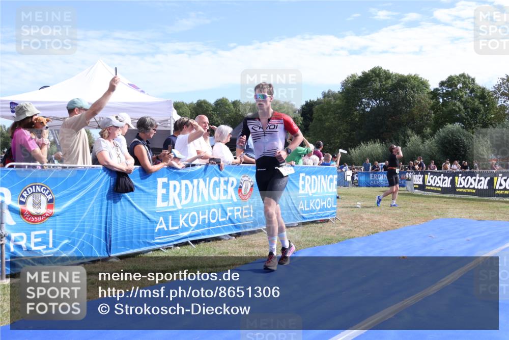 31.08.2025 - Elbe Triathlon Hamburg Strokosch-Dieckow http://msf.ph/oto/8651306 31.08.2025 10:44:25 Ziel 260, 392 meine-sportfotos.de