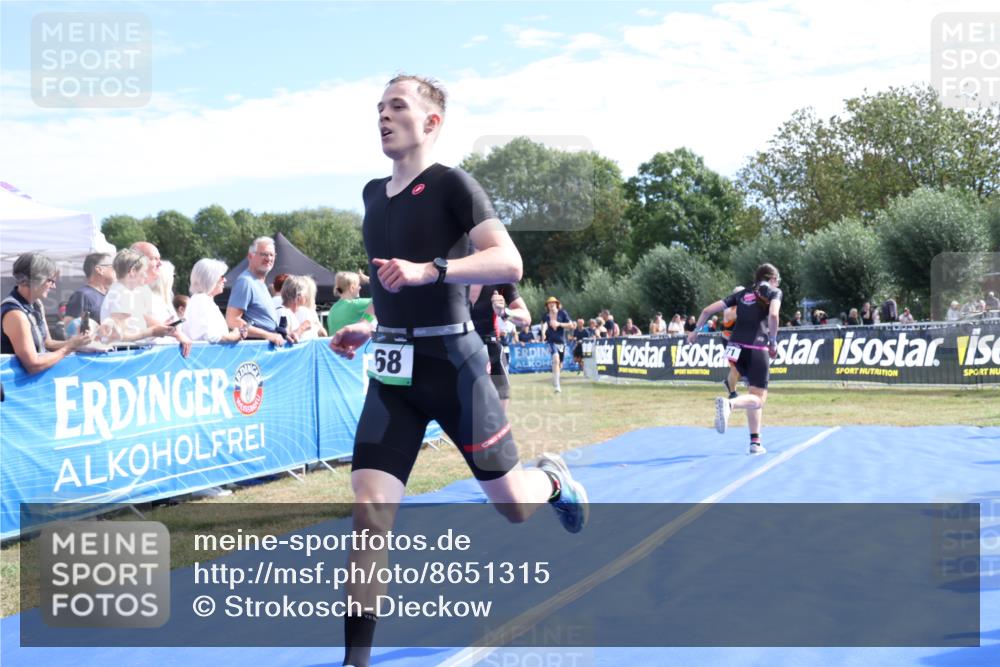 31.08.2025 - Elbe Triathlon Hamburg Strokosch-Dieckow http://msf.ph/oto/8651315 31.08.2025 10:44:40 Ziel 439, 468, 516 meine-sportfotos.de