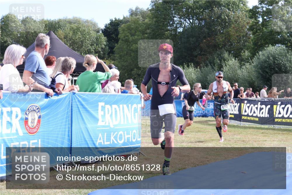 31.08.2025 - Elbe Triathlon Hamburg Strokosch-Dieckow http://msf.ph/oto/8651328 31.08.2025 10:44:54 Ziel 367, 672 meine-sportfotos.de