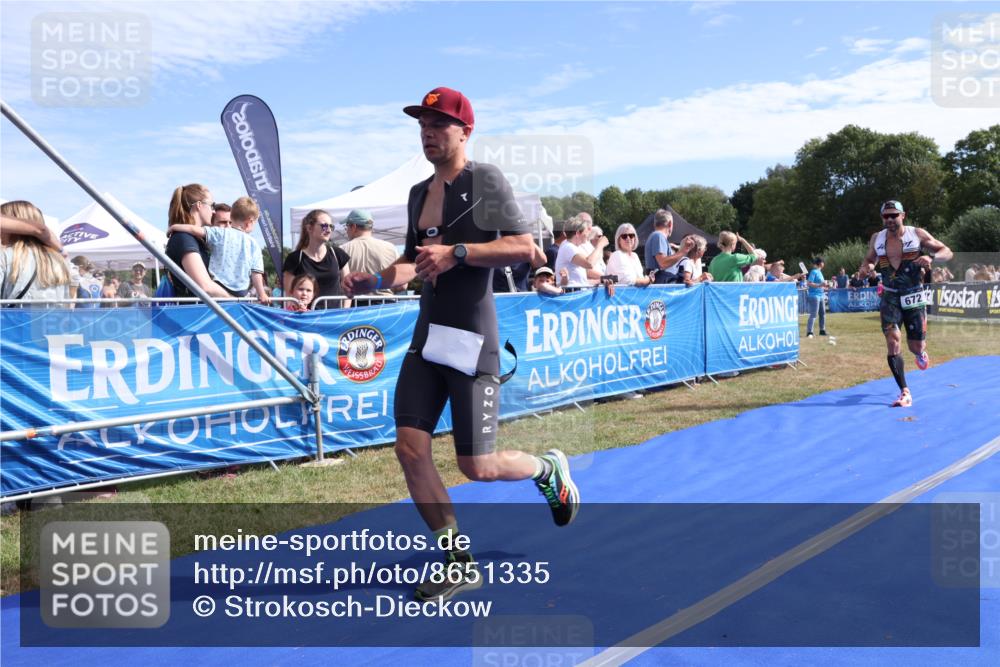 31.08.2025 - Elbe Triathlon Hamburg Strokosch-Dieckow http://msf.ph/oto/8651335 31.08.2025 10:44:56 Ziel 367, 672 meine-sportfotos.de