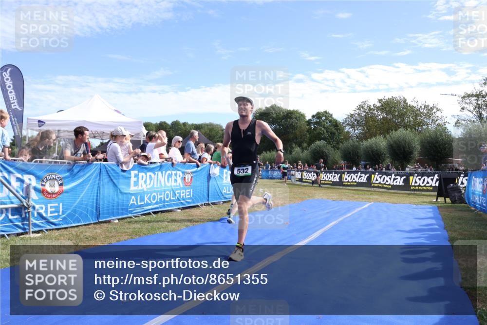31.08.2025 - Elbe Triathlon Hamburg Strokosch-Dieckow http://msf.ph/oto/8651355 31.08.2025 10:45:19 Ziel 383, 532 meine-sportfotos.de