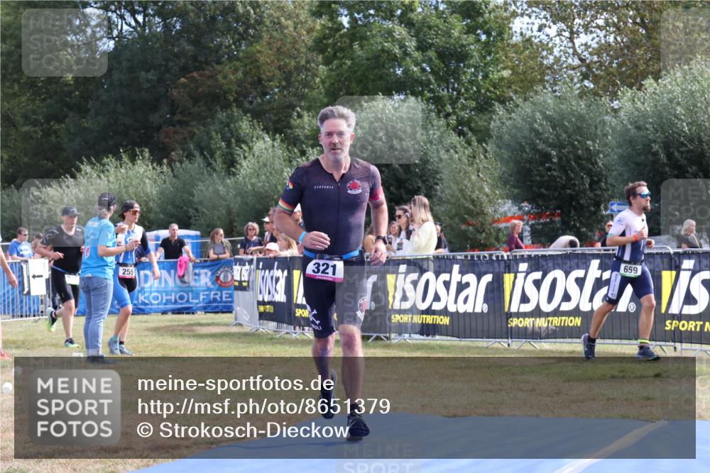 31.08.2025 - Elbe Triathlon Hamburg Strokosch-Dieckow http://msf.ph/oto/8651379 31.08.2025 10:46:29 Ziel 321 meine-sportfotos.de