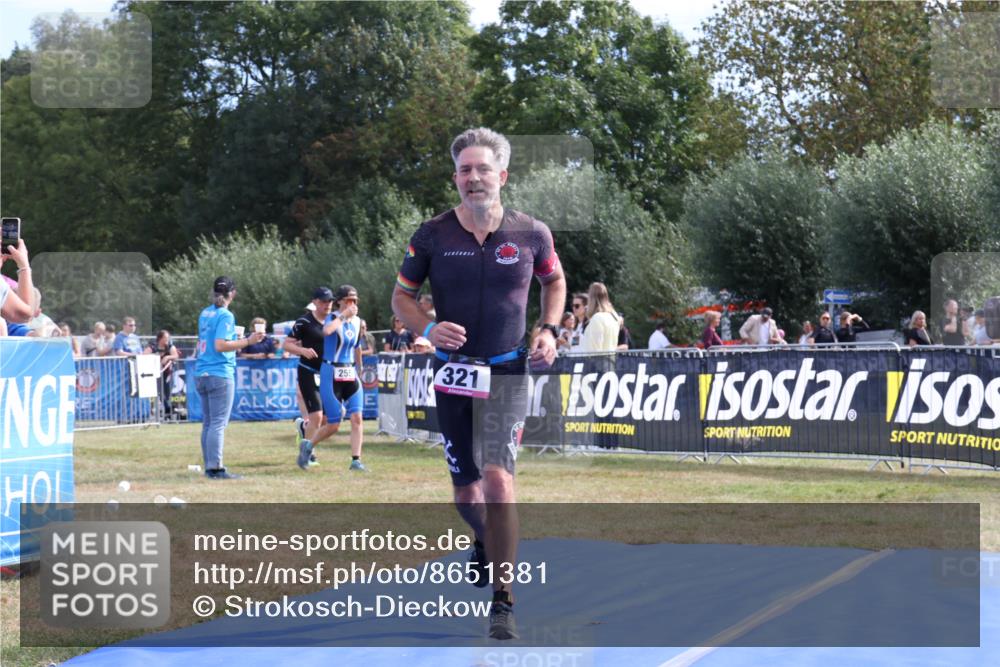 31.08.2025 - Elbe Triathlon Hamburg Strokosch-Dieckow http://msf.ph/oto/8651381 31.08.2025 10:46:30 Ziel 321 meine-sportfotos.de