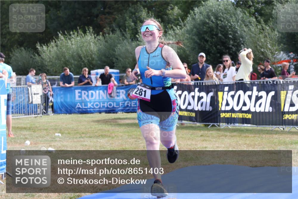 31.08.2025 - Elbe Triathlon Hamburg Strokosch-Dieckow http://msf.ph/oto/8651403 31.08.2025 10:46:55 Ziel 281, 376 meine-sportfotos.de