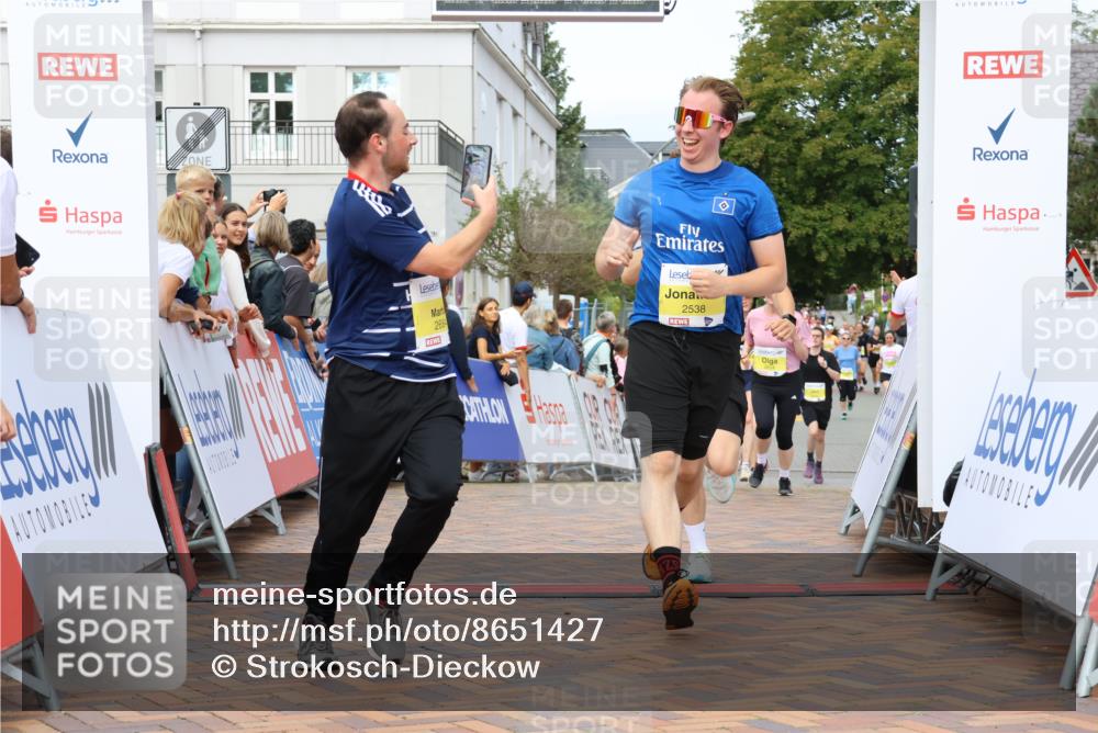 31.08.2025 - 21. Blankeneser Heldenlauf Strokosch-Dieckow http://msf.ph/oto/8651427 31.08.2025 10:29:33 Ziel 2578, 2614, 2615, 2684, 2538, 2558, 2277 meine-sportfotos.de