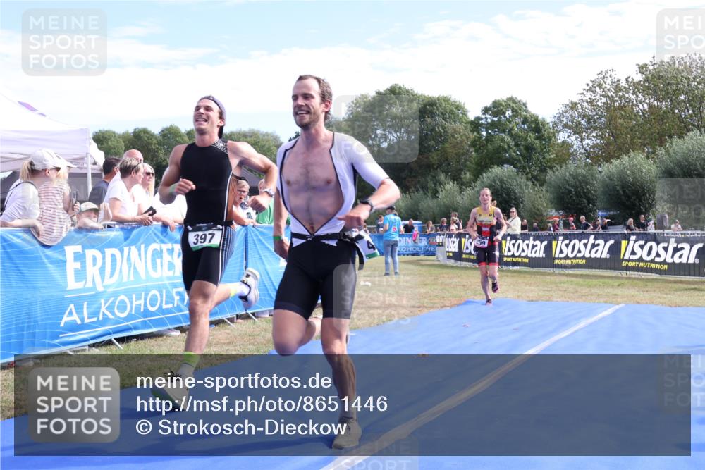 31.08.2025 - Elbe Triathlon Hamburg Strokosch-Dieckow http://msf.ph/oto/8651446 31.08.2025 10:47:39 Ziel 259, 397, 440 meine-sportfotos.de