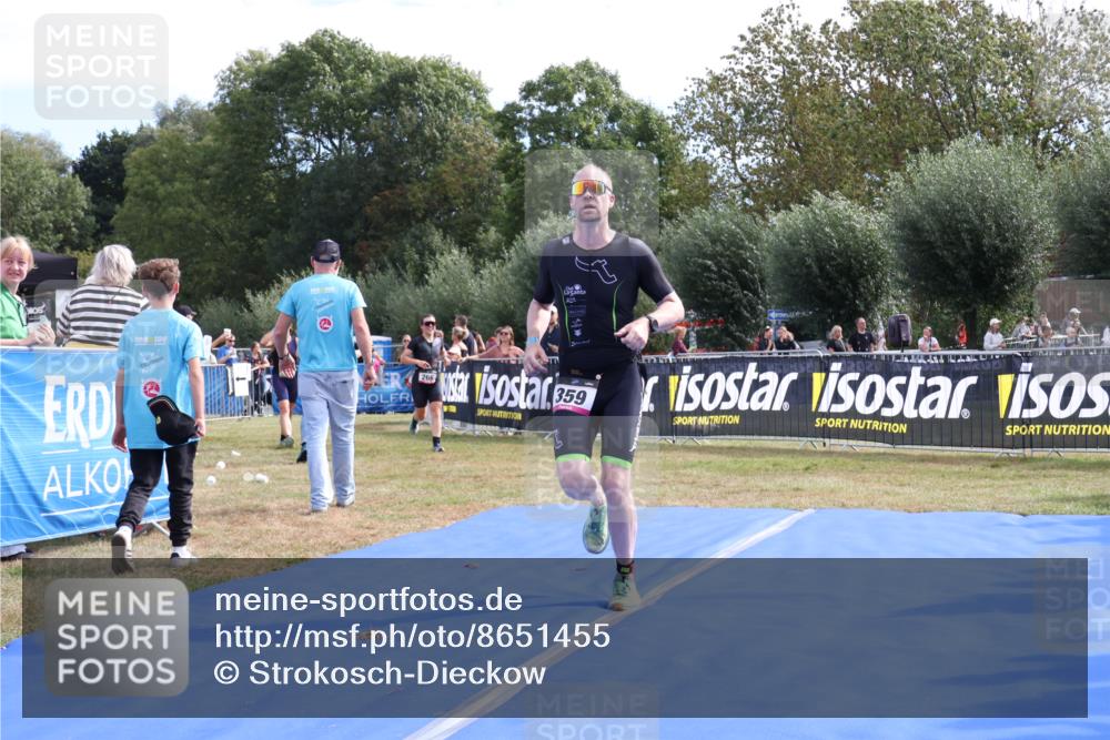 31.08.2025 - Elbe Triathlon Hamburg Strokosch-Dieckow http://msf.ph/oto/8651455 31.08.2025 10:47:48 Ziel 266, 359 meine-sportfotos.de