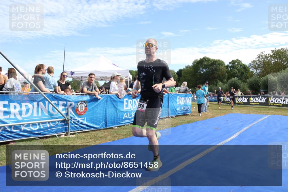 31.08.2025 - Elbe Triathlon Hamburg Strokosch-Dieckow http://msf.ph/oto/8651458 31.08.2025 10:47:50 Ziel 266, 359 meine-sportfotos.de