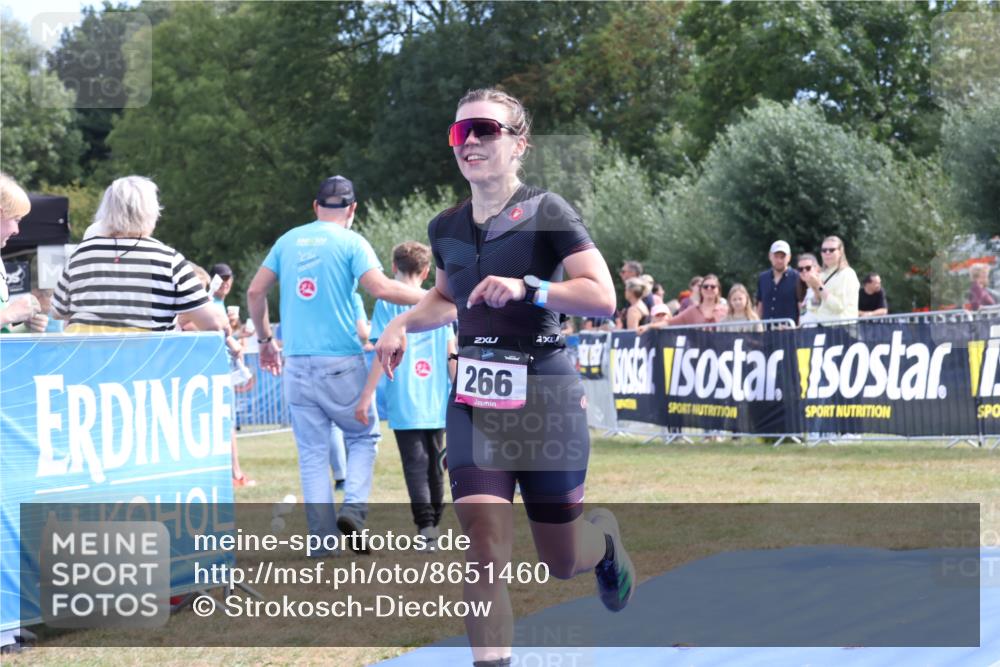 31.08.2025 - Elbe Triathlon Hamburg Strokosch-Dieckow http://msf.ph/oto/8651460 31.08.2025 10:47:53 Ziel 266, 359 meine-sportfotos.de