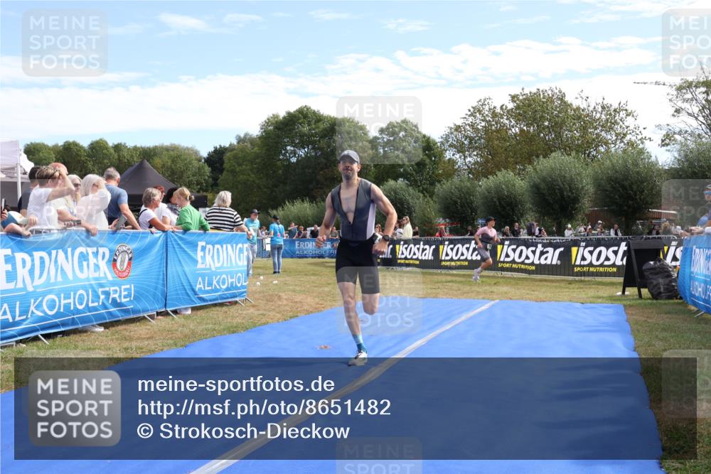 31.08.2025 - Elbe Triathlon Hamburg Strokosch-Dieckow http://msf.ph/oto/8651482 31.08.2025 10:48:20 Ziel 331, 529 meine-sportfotos.de