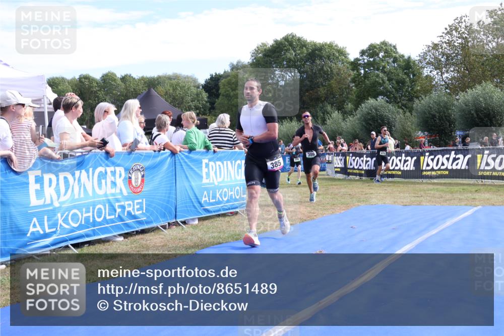 31.08.2025 - Elbe Triathlon Hamburg Strokosch-Dieckow http://msf.ph/oto/8651489 31.08.2025 10:48:31 Ziel 385, 386 meine-sportfotos.de