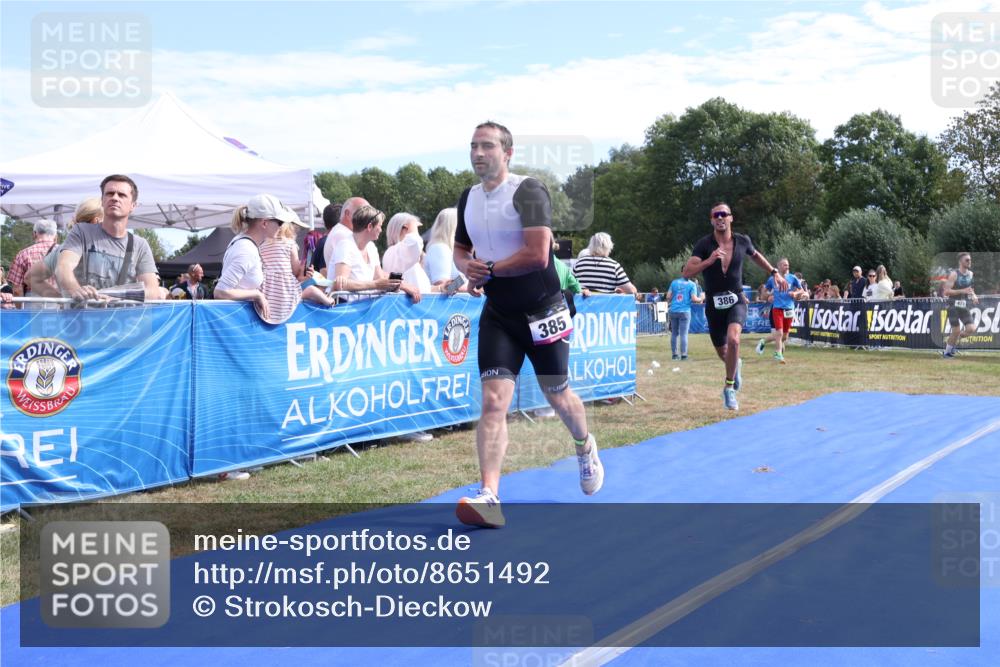 31.08.2025 - Elbe Triathlon Hamburg Strokosch-Dieckow http://msf.ph/oto/8651492 31.08.2025 10:48:32 Ziel 385, 386 meine-sportfotos.de