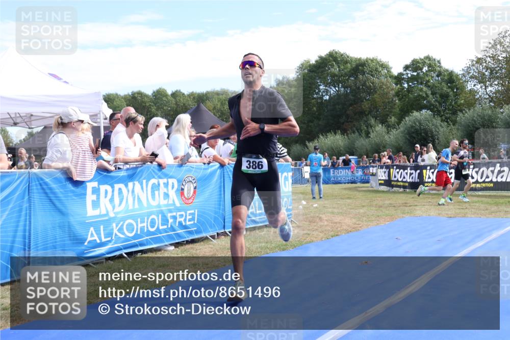 31.08.2025 - Elbe Triathlon Hamburg Strokosch-Dieckow http://msf.ph/oto/8651496 31.08.2025 10:48:33 Ziel 385, 386, 512 meine-sportfotos.de