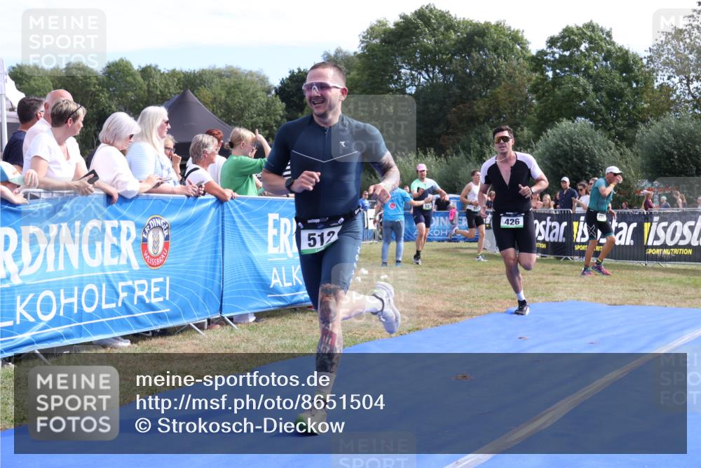 31.08.2025 - Elbe Triathlon Hamburg Strokosch-Dieckow http://msf.ph/oto/8651504 31.08.2025 10:48:43 Ziel 426, 512 meine-sportfotos.de