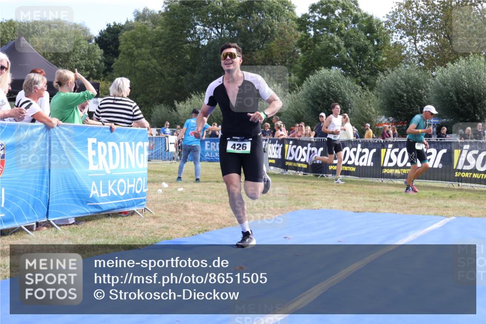 31.08.2025 - Elbe Triathlon Hamburg Strokosch-Dieckow http://msf.ph/oto/8651505 31.08.2025 10:48:43 Ziel 426, 512 meine-sportfotos.de