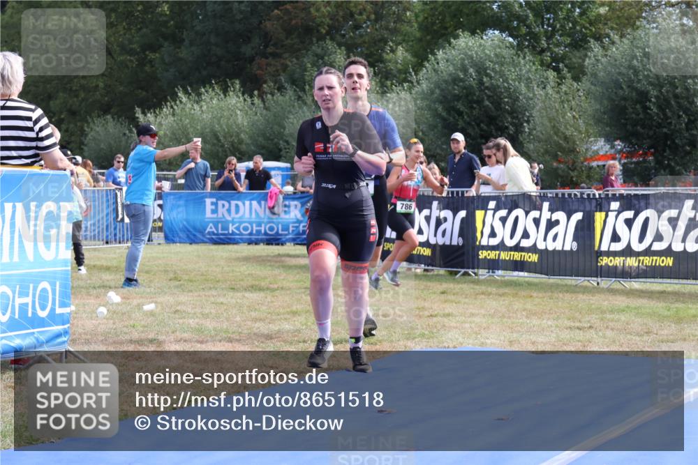 31.08.2025 - Elbe Triathlon Hamburg Strokosch-Dieckow http://msf.ph/oto/8651518 31.08.2025 10:49:03 Ziel 279, 357, 403 meine-sportfotos.de