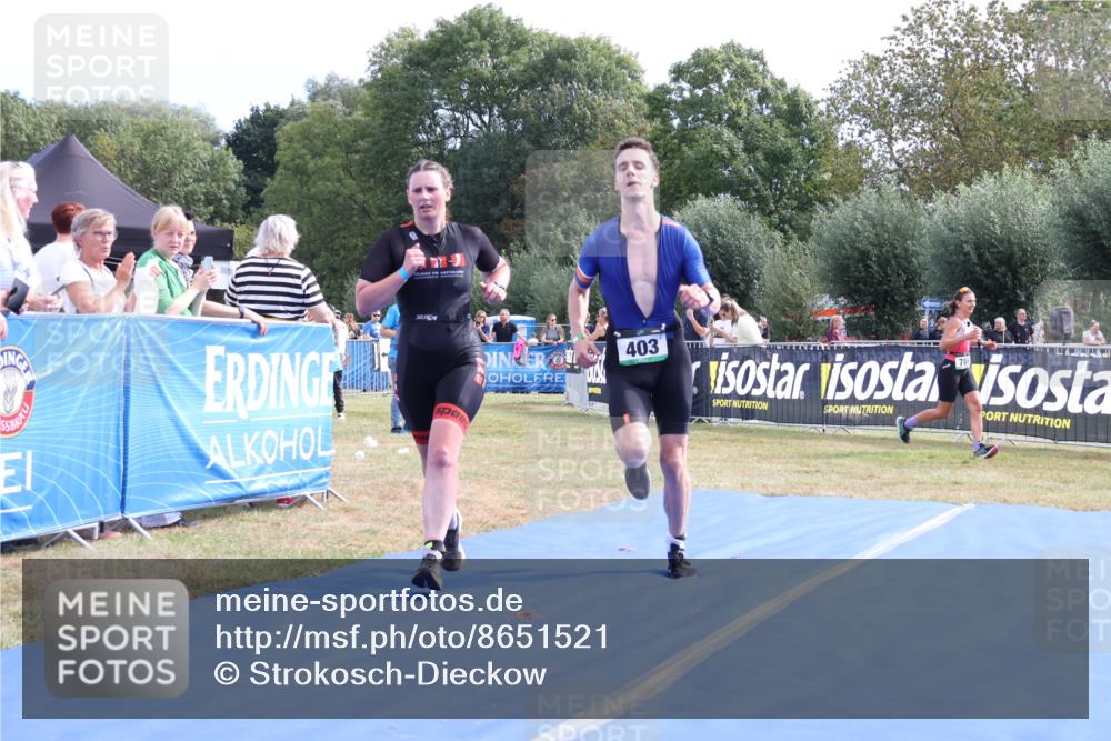 31.08.2025 - Elbe Triathlon Hamburg Strokosch-Dieckow http://msf.ph/oto/8651521 31.08.2025 10:49:05 Ziel 279, 357, 403 meine-sportfotos.de