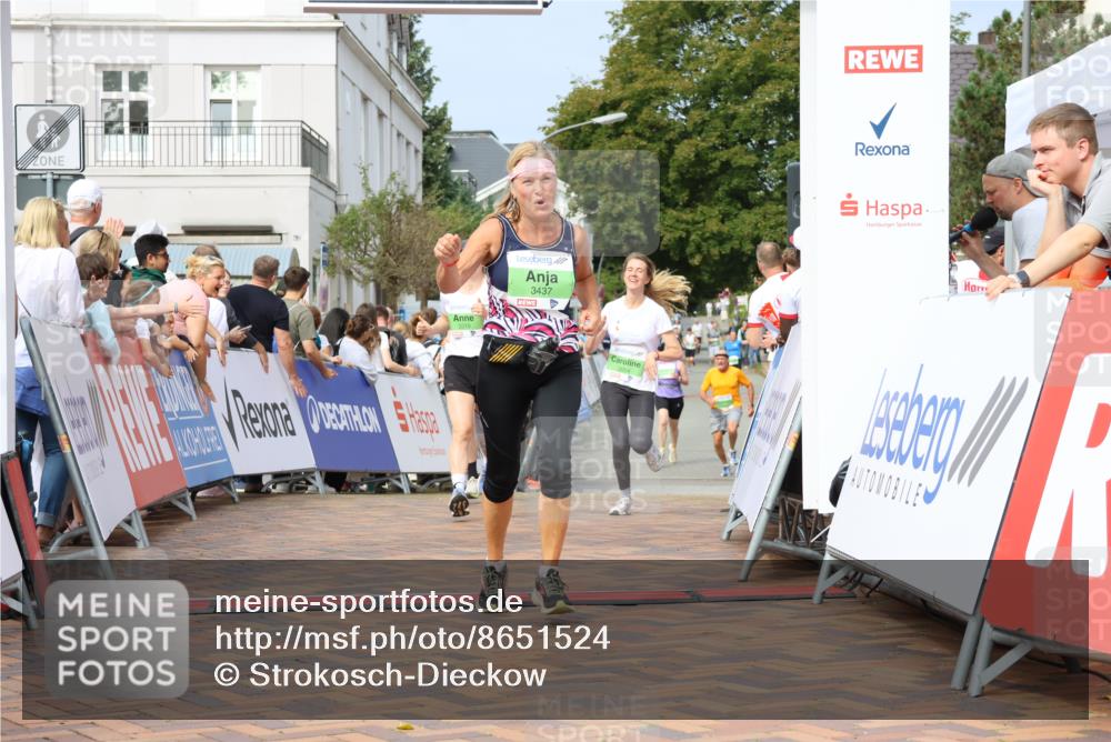 31.08.2025 - 21. Blankeneser Heldenlauf Strokosch-Dieckow http://msf.ph/oto/8651524 31.08.2025 11:13:14 Ziel 3631, 3311, 3054, 3319, 3327, 3437, 3350 meine-sportfotos.de